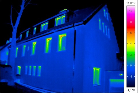 Thermography of a low energy house