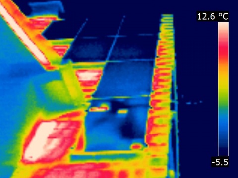 image en themographie infrarouge de panneaux solaires