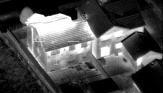 Thermographie aérienne d'une plantation de cannabis cachée dans une maison