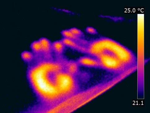 Empreintes de mains en thermographie infrarouge
